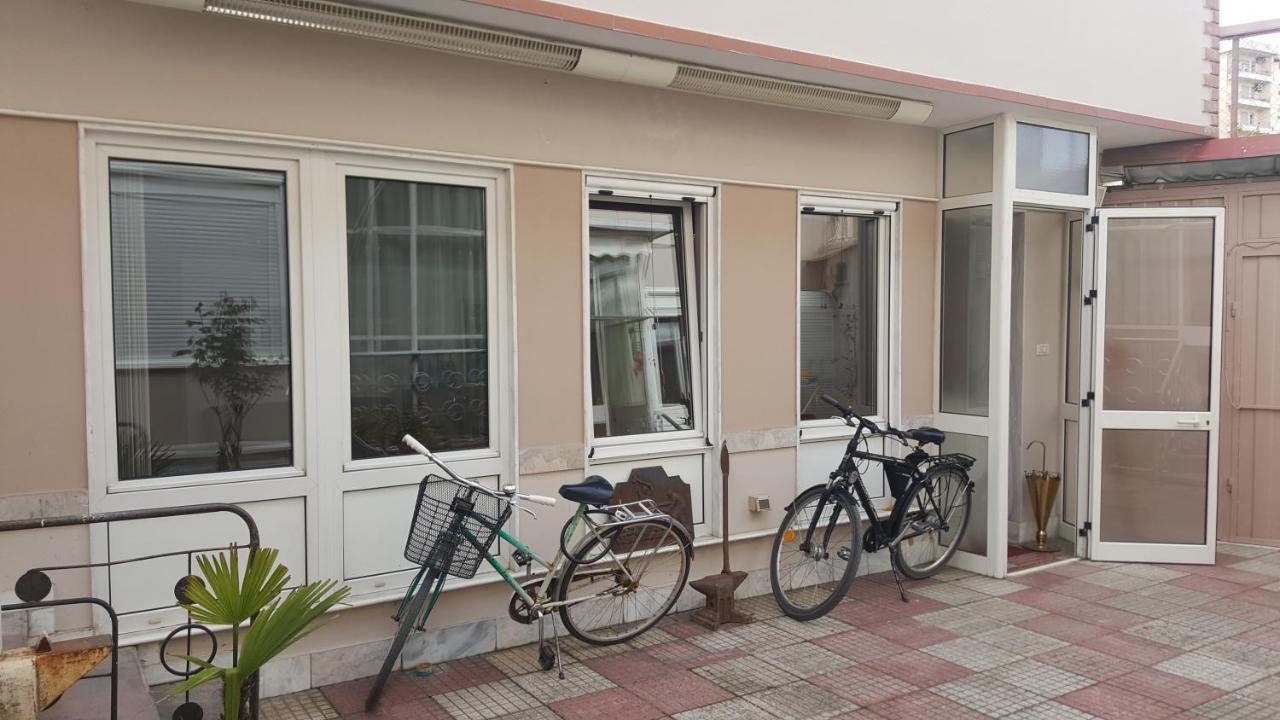 The Blacksmith'S Guesthouse Shkoder Exterior photo