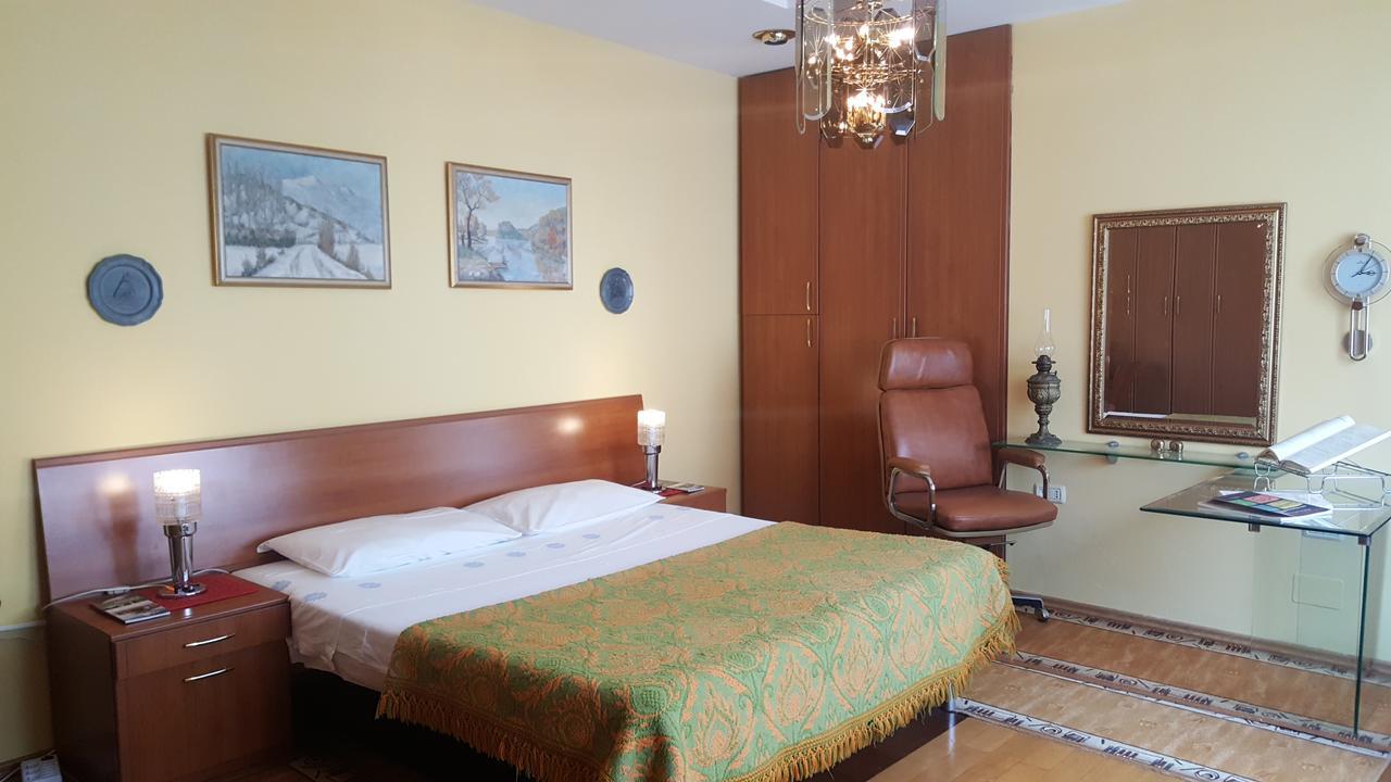 The Blacksmith'S Guesthouse Shkoder Exterior photo